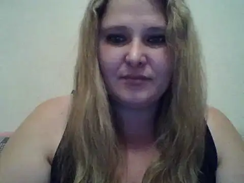 Snapshot of ParisMimi chatting on 12/02/25, 09:32 ParisMimi online show from 12/02/25, 09:32