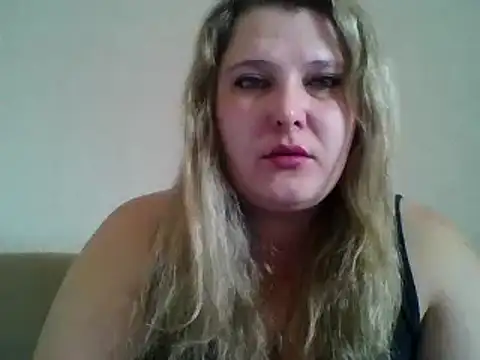 Snapshot of ParisMimi chatting on 12/15/25, 09:35 ParisMimi online show from 12/15/25, 09:35