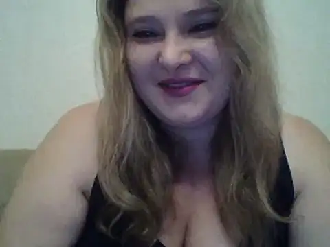 Snapshot of ParisMimi chatting on 12/16/25, 08:41 ParisMimi online show from 12/16/25, 08:41