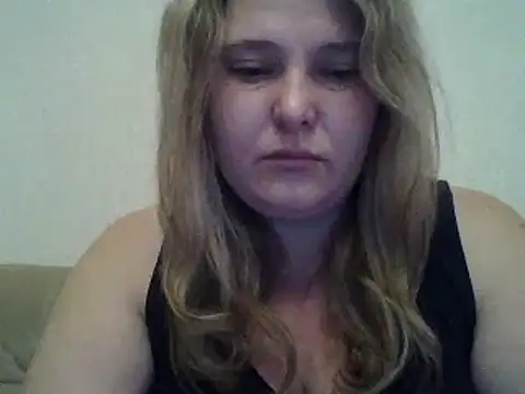 Snapshot of ParisMimi chatting on 12/18/25, 07:58 ParisMimi online show from 12/18/25, 07:58