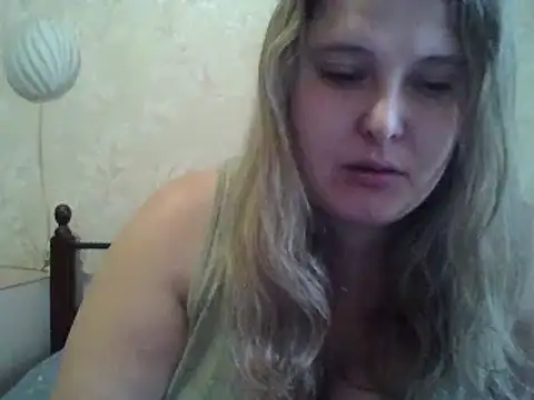 Snapshot of ParisMimi chatting on 12/22/25, 10:45 ParisMimi online show from 12/22/25, 10:45