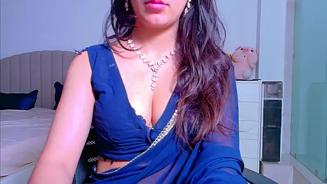 Snapshot of Aashika-Kaur chatting on 10/01/25, 04:18 Aashika-Kaur online show from 10/01/25, 04:18