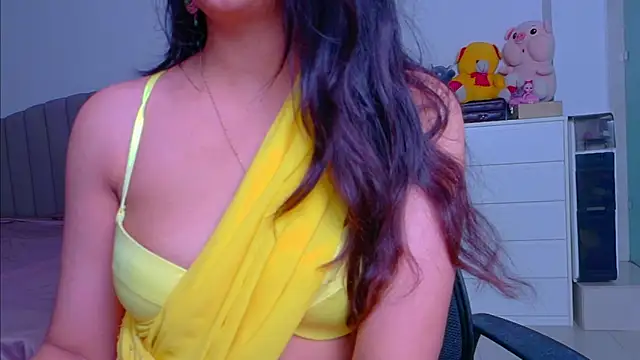 Snapshot of Aashika-Kaur chatting on 11/29/25, 05:54 Aashika-Kaur online show from 11/29/25, 05:54