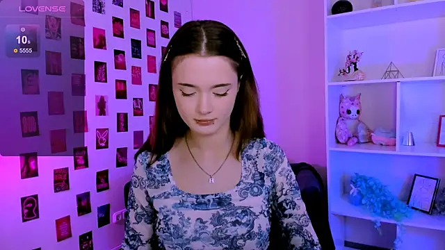 liana kisses online show from 06/24/26, 07:57
