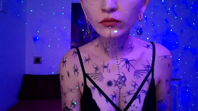 Snapshot of ValeryCrowley14 chatting on 12/05/25, 09:29 ValeryCrowley14 online show from 12/05/25, 09:29