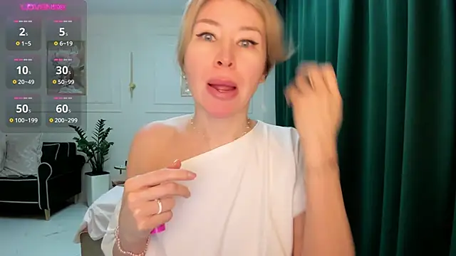 Jolie Ozolla online show from 12/09/24, 04:45