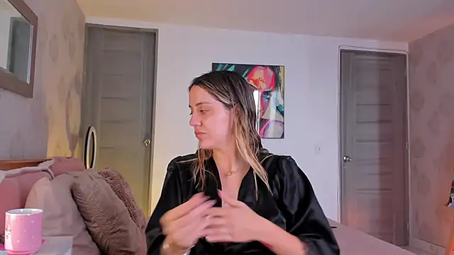 Snapshot of martinaaricci chatting on 12/12/24, 02:44 martinaaricci online show from 12/12/24, 02:44