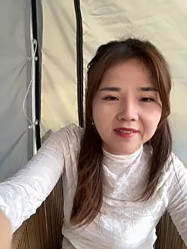 Efangfang online show from 12/18/24, 02:32