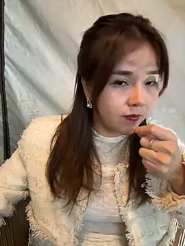 Efangfang online show from 12/18/24, 12:29