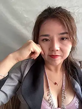 Efangfang online show from 12/25/24, 04:22