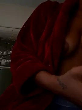 Snapshot of goldbuni chatting on 11/11/25, 12:49 goldbuni online show from 11/11/25, 12:49