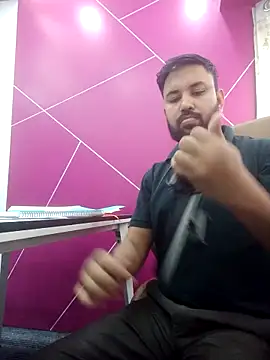 Snapshot of zakly69 chatting on 11/06/25, 07:31 zakly69 online show from 11/06/25, 07:31