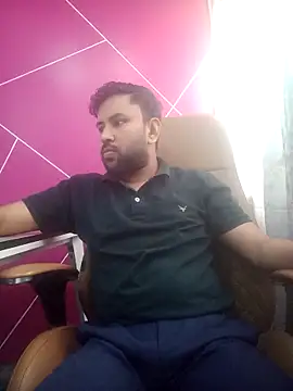 Snapshot of zakly69 chatting on 11/17/25, 08:31 zakly69 online show from 11/17/25, 08:31