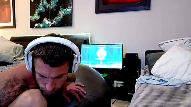 Snapshot of klownman1 chatting on 01/19/26, 05:11 klownman1 online show from 01/19/26, 05:11