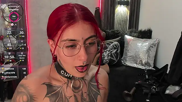 selene red  online show from 12/19/24, 09:28