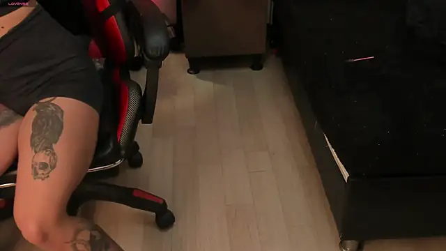 selene red  online show from 12/22/24, 04:06