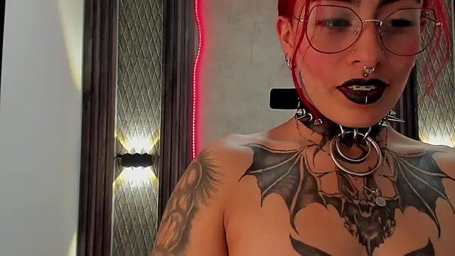 selene red  online show from 01/11/25, 08:43