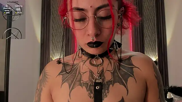 selene red  online show from 01/17/25, 04:47