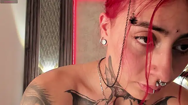 selene red  online show from 01/28/25, 10:01