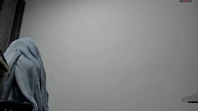 selene red  online show from 09/21/25, 04:30