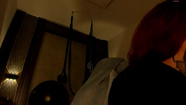 selene red  online show from 11/13/25, 03:00