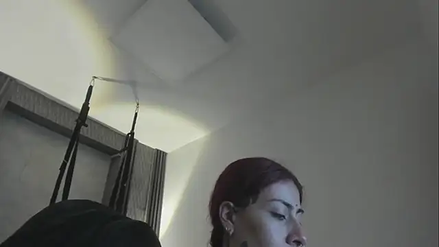 Snapshot of selene_red_ chatting on 01/09/26, 01:58 selene red online show from 01/09/26, 01:58