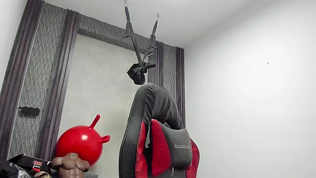 Snapshot of selene_red_ chatting on 02/18/26, 12:28 selene red online show from 02/18/26, 12:28
