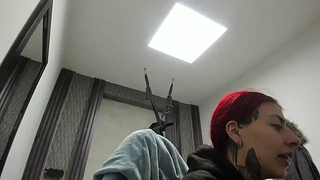 Snapshot of selene_red_ chatting on 02/19/26, 12:39 selene red online show from 02/19/26, 12:39