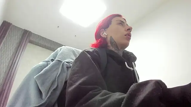 Snapshot of selene_red_ chatting on 04/14/26, 01:22 selene red online show from 04/14/26, 01:22