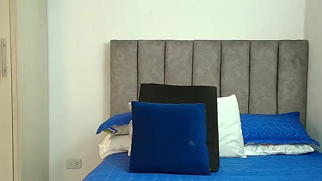 Snapshot of karina_lewis_ chatting on 11/06/25, 03:51 karina lewis online show from 11/06/25, 03:51