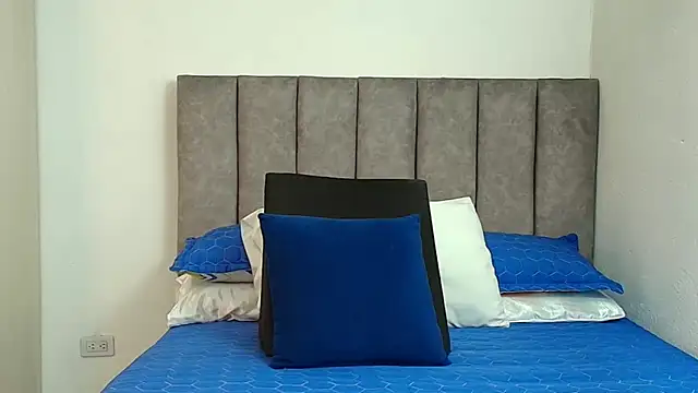 Snapshot of karina_lewis_ chatting on 11/15/25, 03:59 karina lewis online show from 11/15/25, 03:59