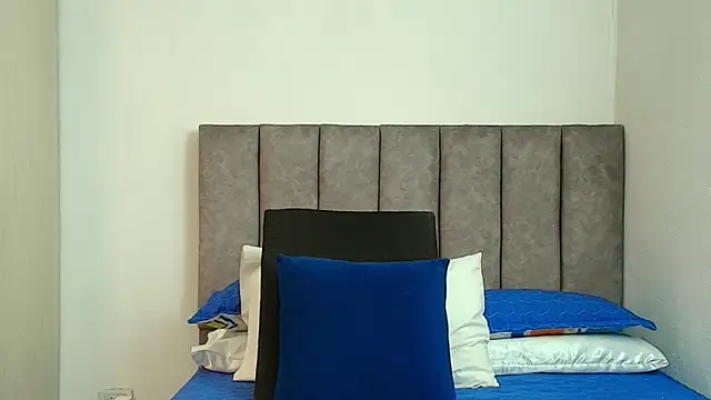 Snapshot of karina_lewis_ chatting on 11/17/25, 03:56 karina lewis online show from 11/17/25, 03:56