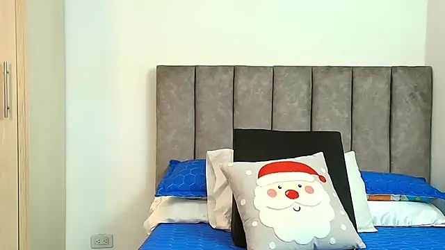 Snapshot of karina_lewis_ chatting on 12/15/25, 04:17 karina lewis online show from 12/15/25, 04:17