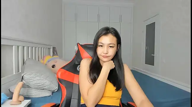Missykitty01 online show from 12/23/24, 12:03