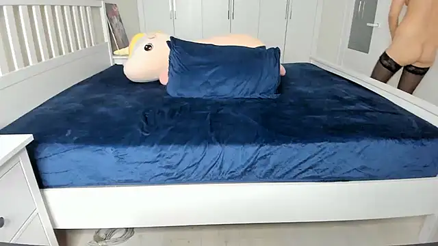 Missykitty01 online show from 12/28/24, 03:26