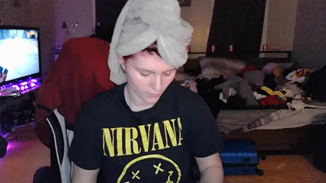 Elliewgfs online show from 12/16/24, 01:31