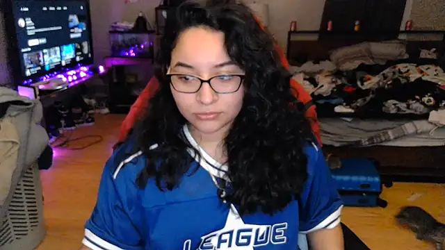 Elliewgfs online show from 12/22/24, 02:28