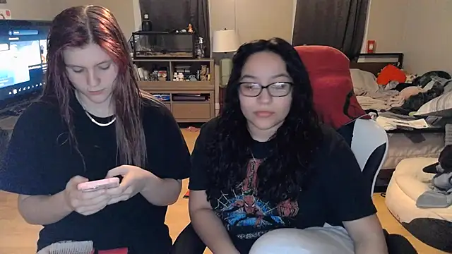 Elliewgfs online show from 02/06/25, 01:49