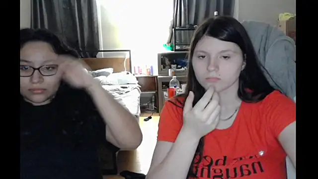 Elliewgfs online show from 03/17/25, 02:08