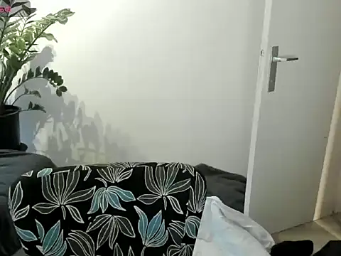 Tasy L online show from 12/10/24, 08:19