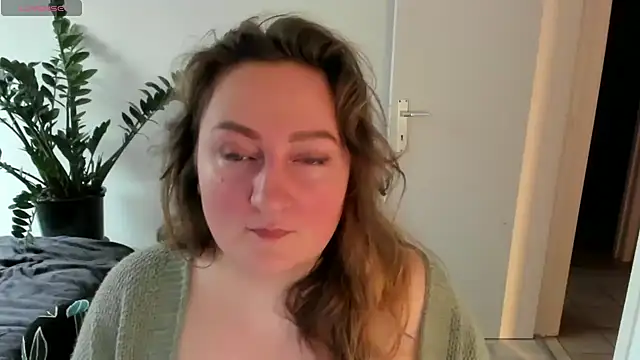 Tasy L online show from 02/19/25, 08:12