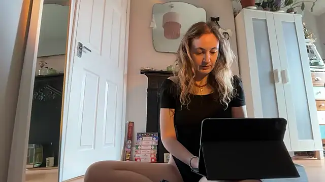 Snapshot of Littlelolo60 chatting on 09/14/25, 08:57 Littlelolo60 online show from 09/14/25, 08:57