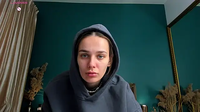 AprilWong online show from 02/12/25, 06:08