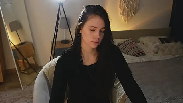 jennetdoll online show from 10/21/25, 01:23