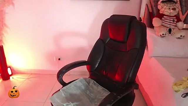 Victoria Red01 online show from 10/30/25, 04:41