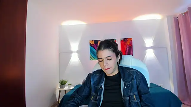 Snapshot of NoahCasstro chatting on 12/29/24, 02:10 NoahCasstro online show from 12/29/24, 02:10