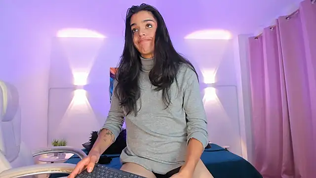 Snapshot of NoahCasstro chatting on 01/07/25, 10:52 NoahCasstro online show from 01/07/25, 10:52