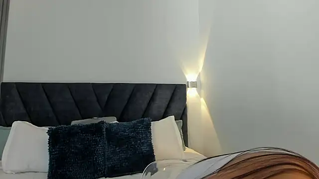 sara saenz99 online show from 11/07/25, 08:31