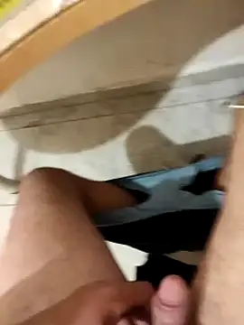 Snapshot of skrigul12 chatting on 12/03/24, 02:14 skrigul12 online show from 12/03/24, 02:14