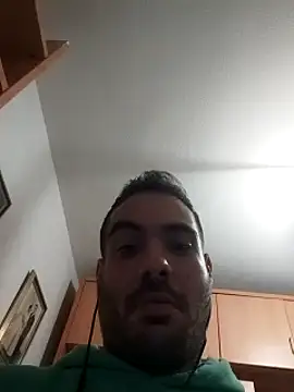 Snapshot of skrigul12 chatting on 01/04/25, 11:27 skrigul12 online show from 01/04/25, 11:27